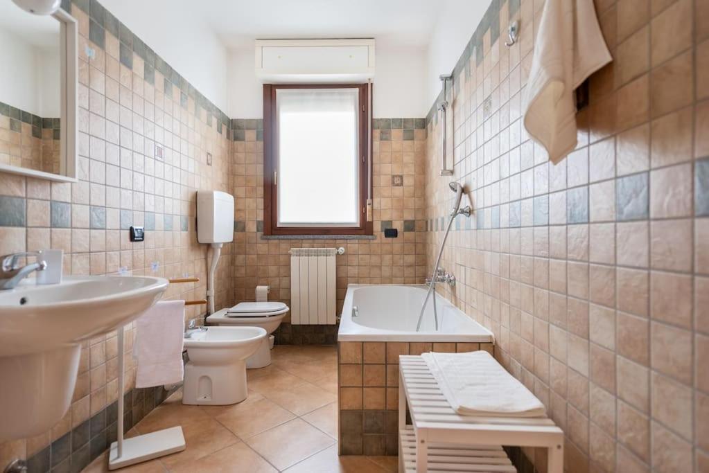 Attico Vicino Milano, Mxp, Rho Fiera Appartement Busto Arsizio Buitenkant foto