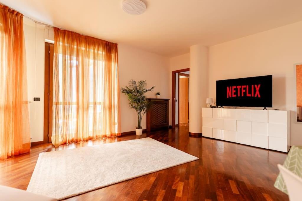 Attico Vicino Milano, Mxp, Rho Fiera Appartement Busto Arsizio Buitenkant foto